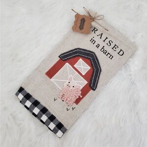 New! Mud Pie PIG APPLIQUE HAND TOWEL.Add a little humor to your kitchen with ou
